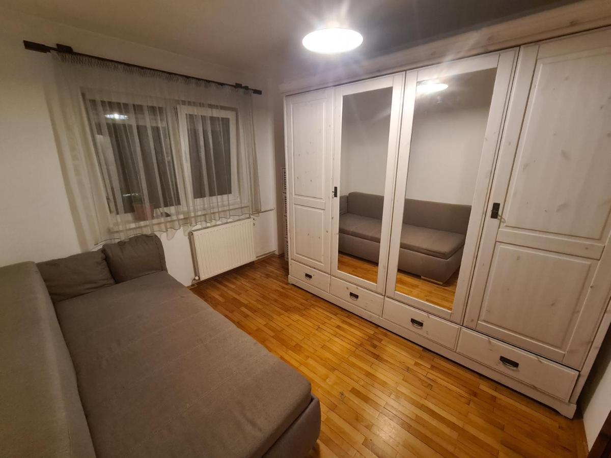 Clasic Apartment Nufarul Oradea Ngoại thất bức ảnh