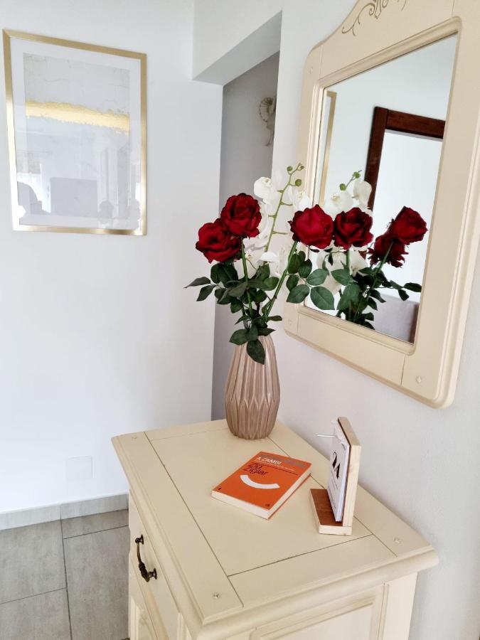 Clasic Apartment Nufarul Oradea Ngoại thất bức ảnh